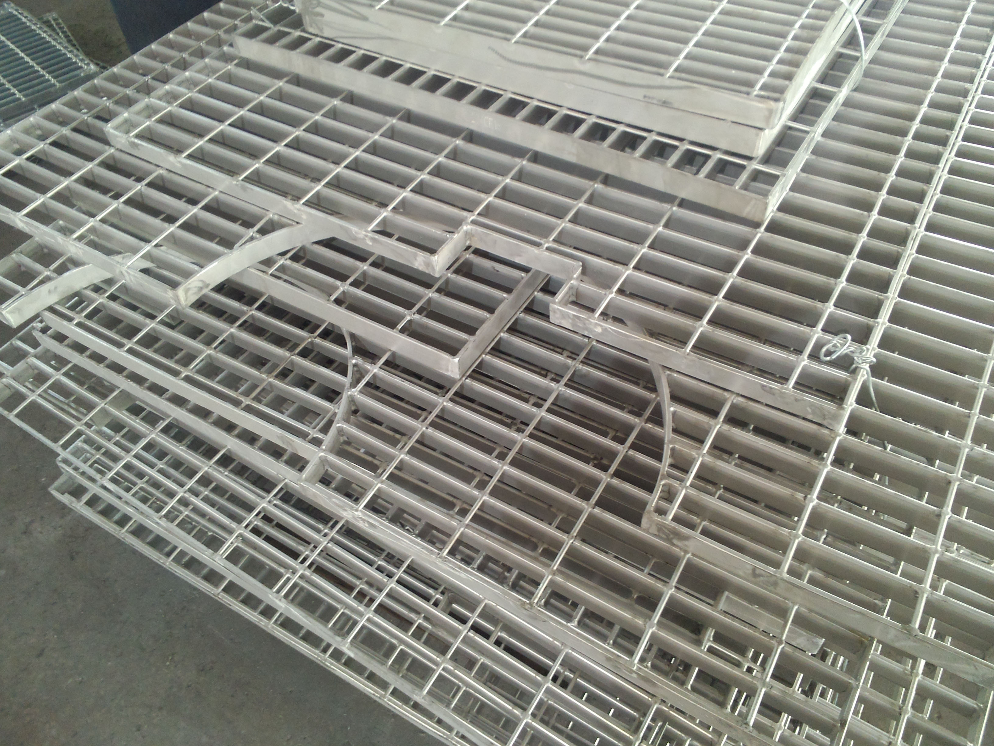 鋼格柵板的制作方法以及產品特點